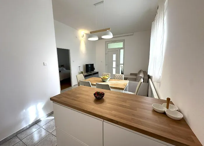 Oleander Garden アパート *